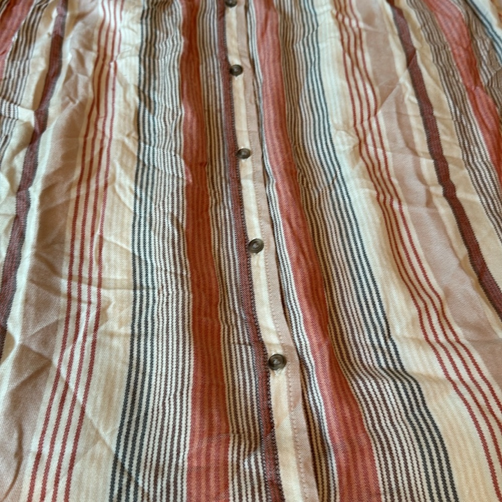 Universal Thread Striped Button Up Top Size XL - Picture 6 of 8